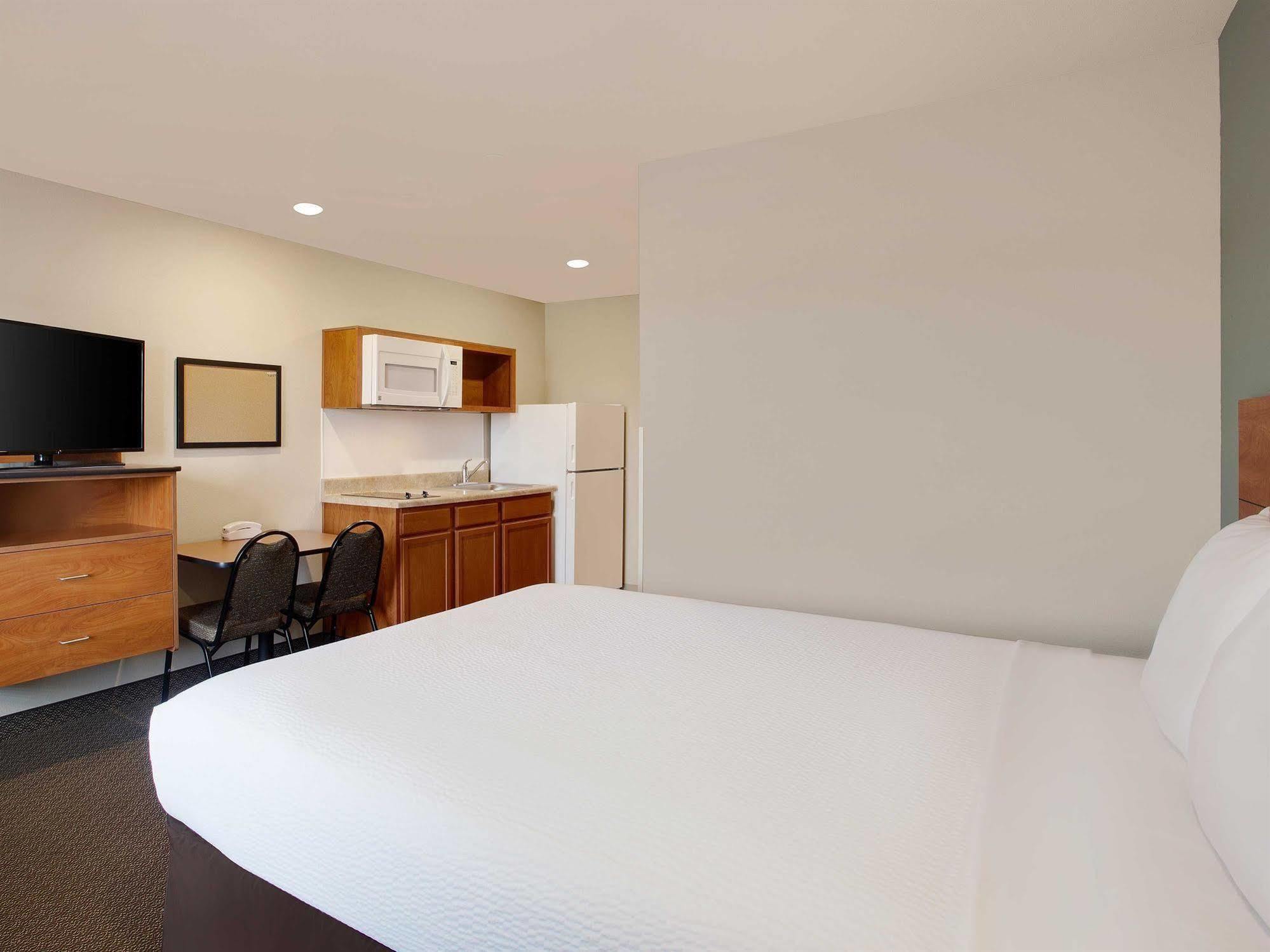 Woodspring Suites Frederick I-70 Exterior foto